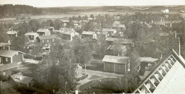 Kalliomäki kun kirkkoa rakennetaan v. 1918.